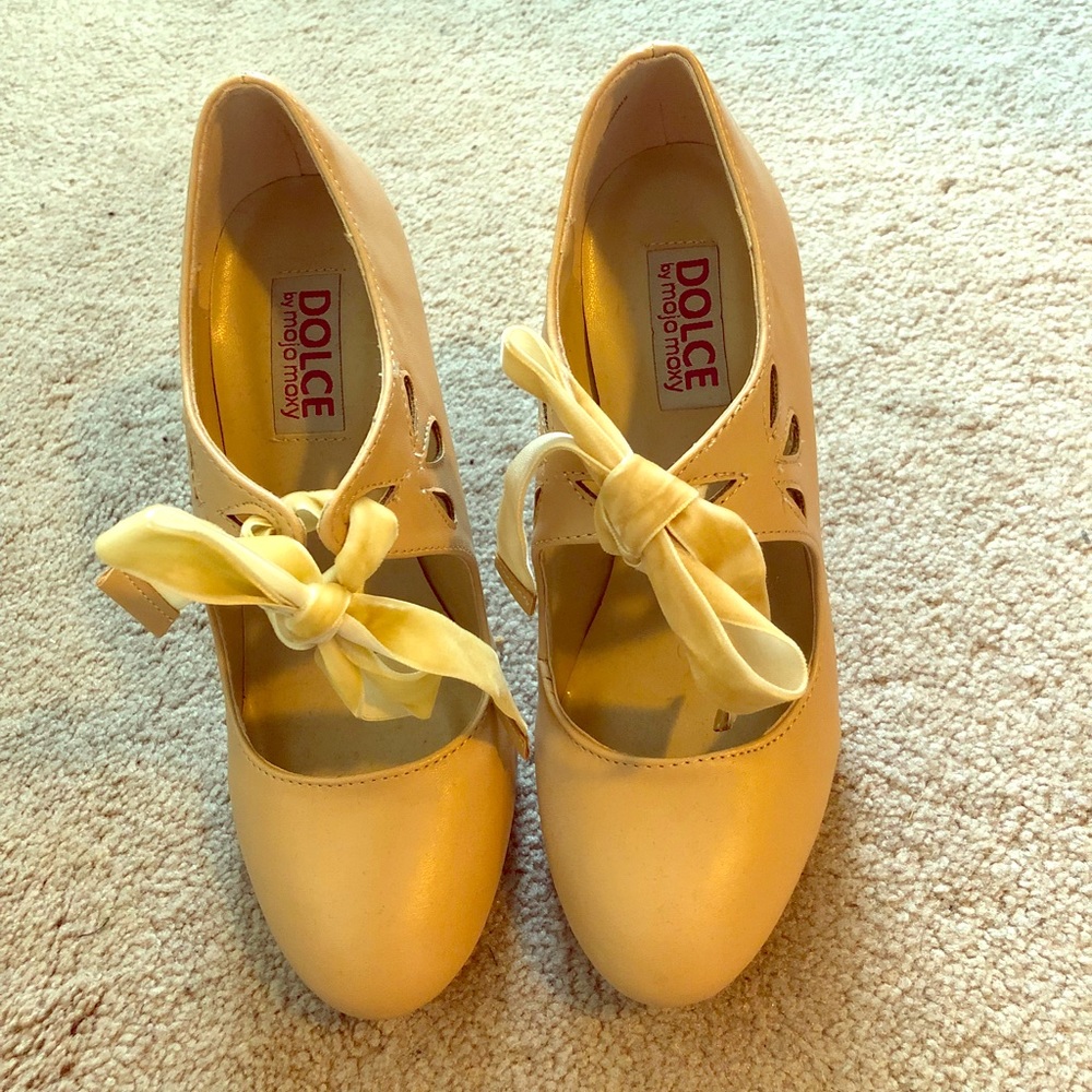 Brand New Beige Heel Size 7.5